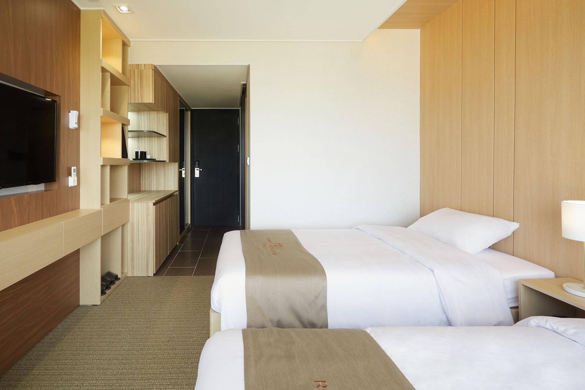 Royal Emporium Incheon Airport Hotel Exterior photo