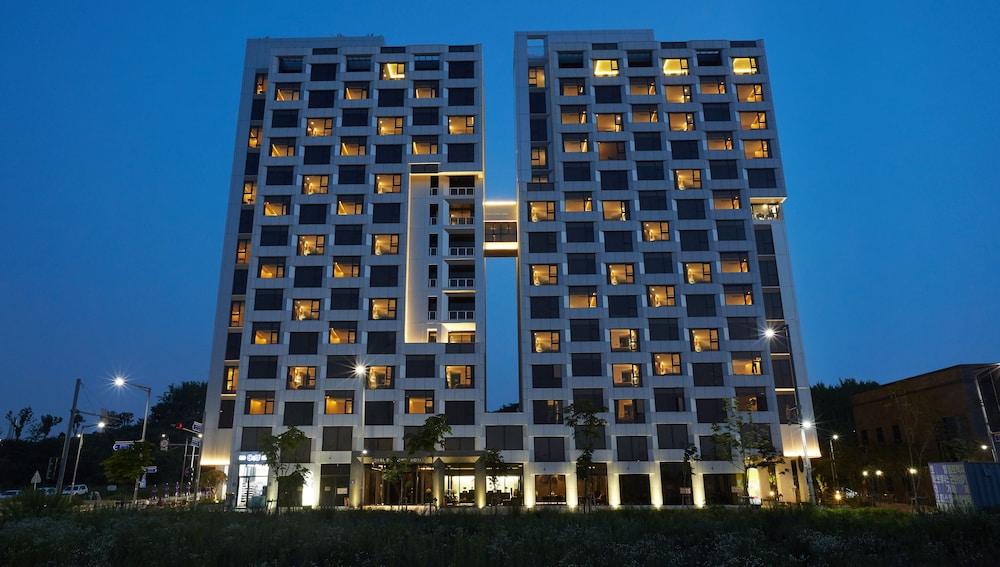 Royal Emporium Incheon Airport Hotel Exterior photo
