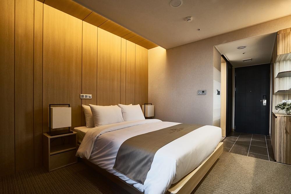 Royal Emporium Incheon Airport Hotel Exterior photo