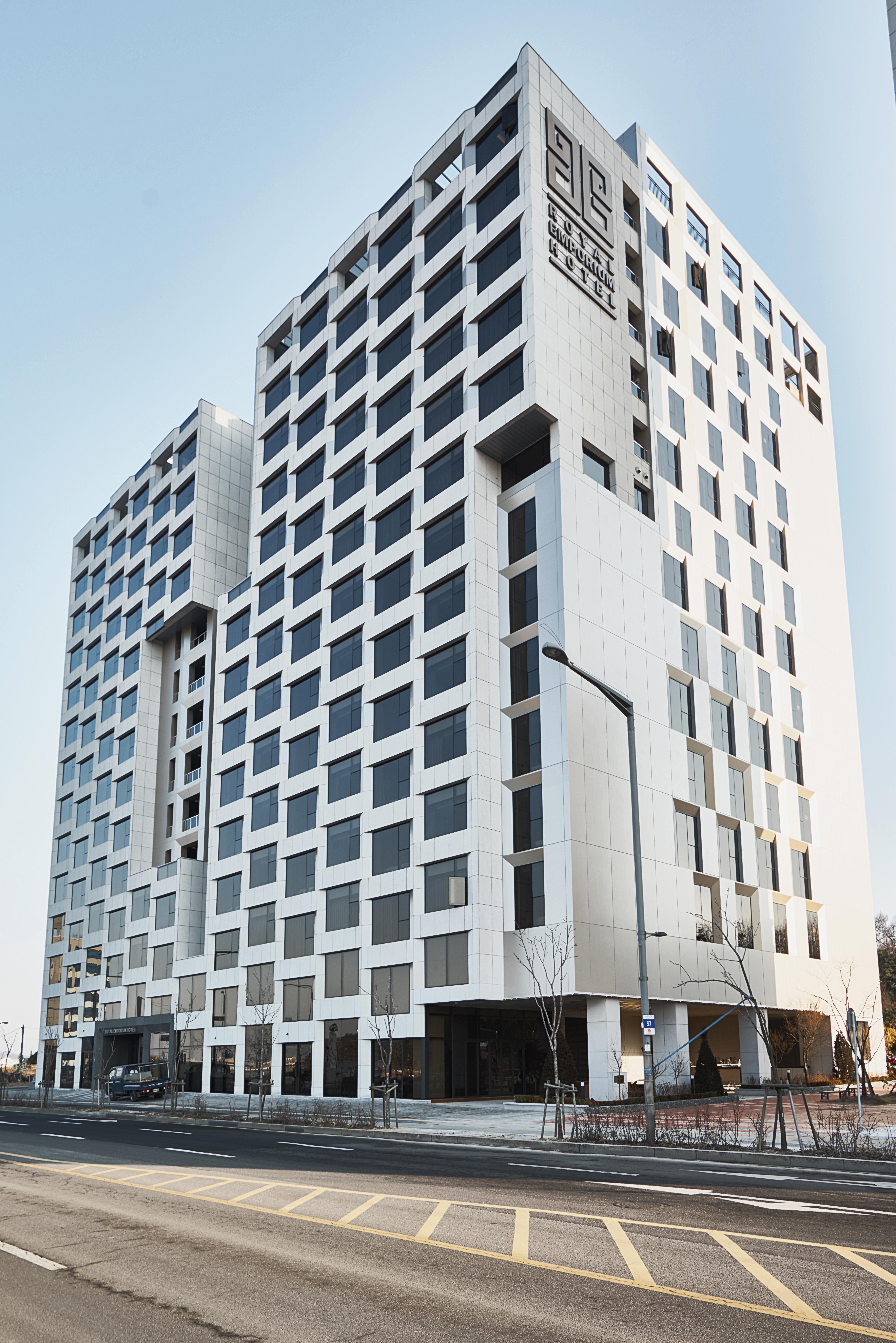 Royal Emporium Incheon Airport Hotel Exterior photo