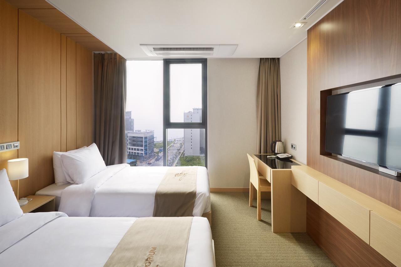 Royal Emporium Incheon Airport Hotel Exterior photo